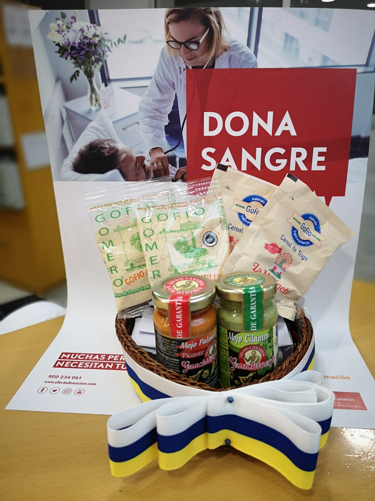 Gofio, mojo, chorizo y dulces para los y las donantes con motivo del Día de Canarias