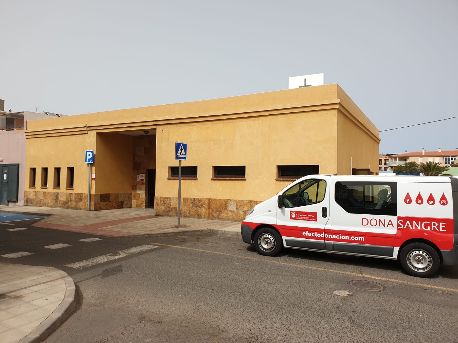 El ICHH fomenta la donación de sangre en Corralejo con un nuevo punto de extracción