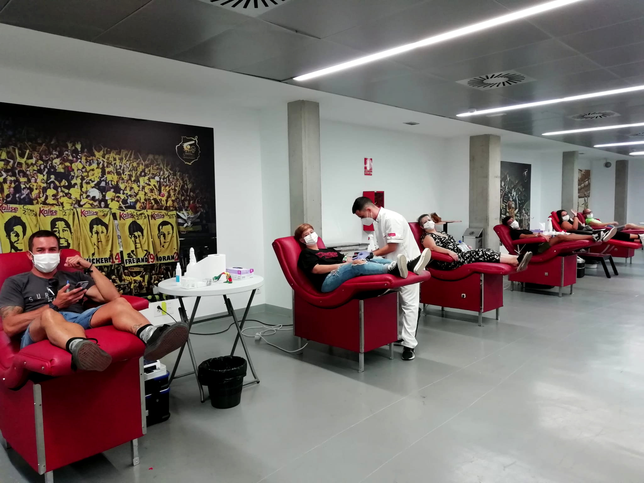 El ICHH traspasa al 012 la gestión de citas para donar sangre en Canarias