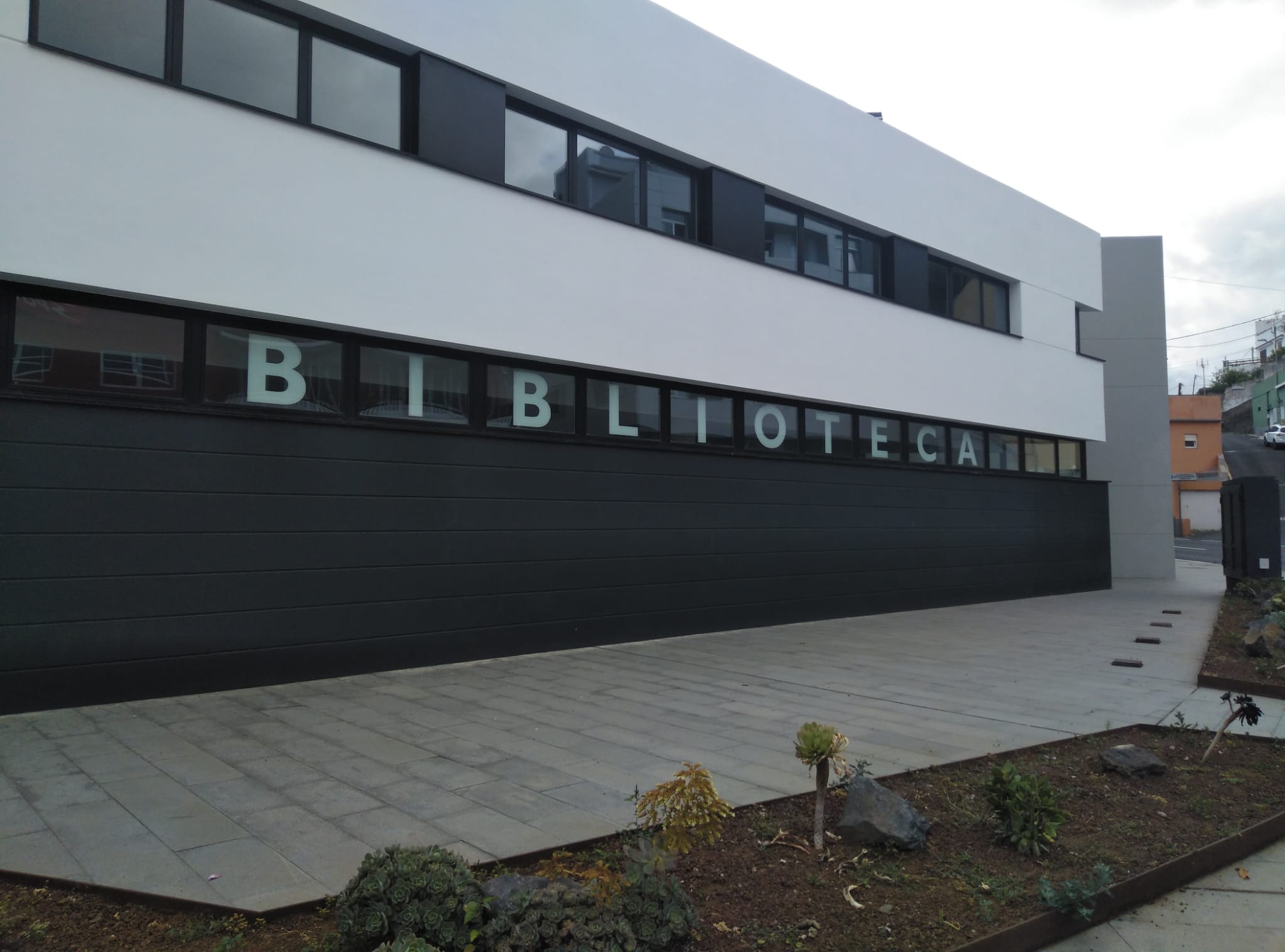 El ICHH activa un punto de donación temporal en la Biblioteca Municipal de Tacoronte