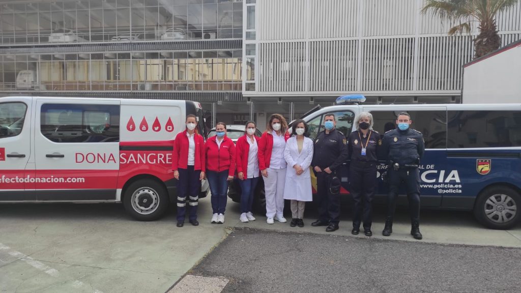 El ICHH y la Policía Nacional celebran una campaña de donación de sangre en Tenerife