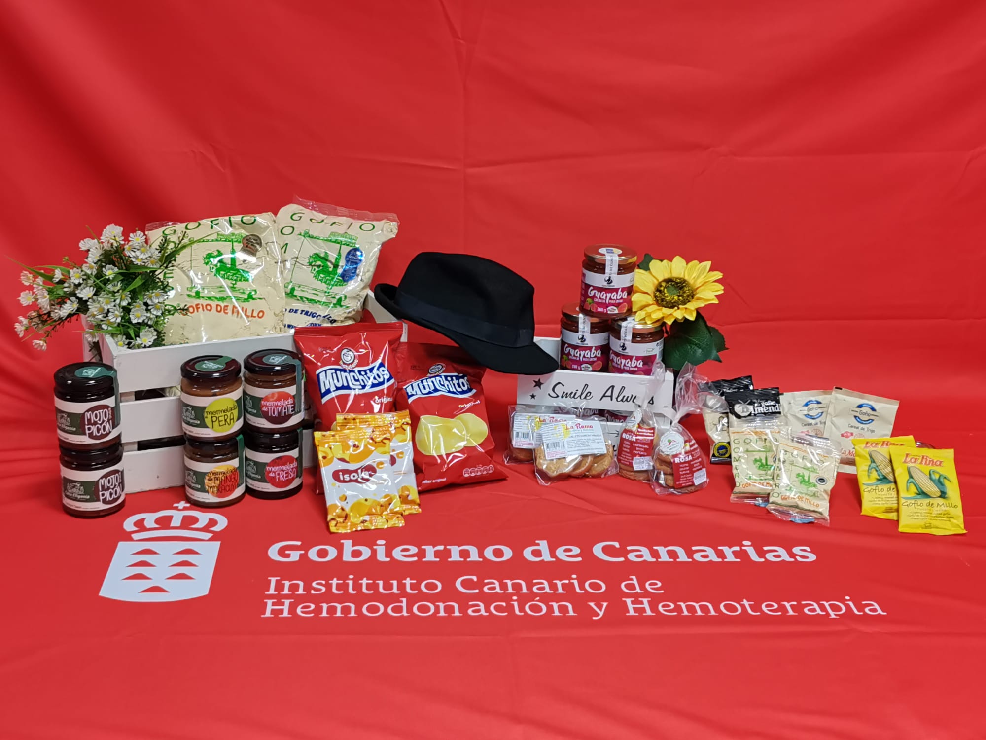 El ICHH obsequia a sus donantes con productos locales con motivo del Día de Canarias