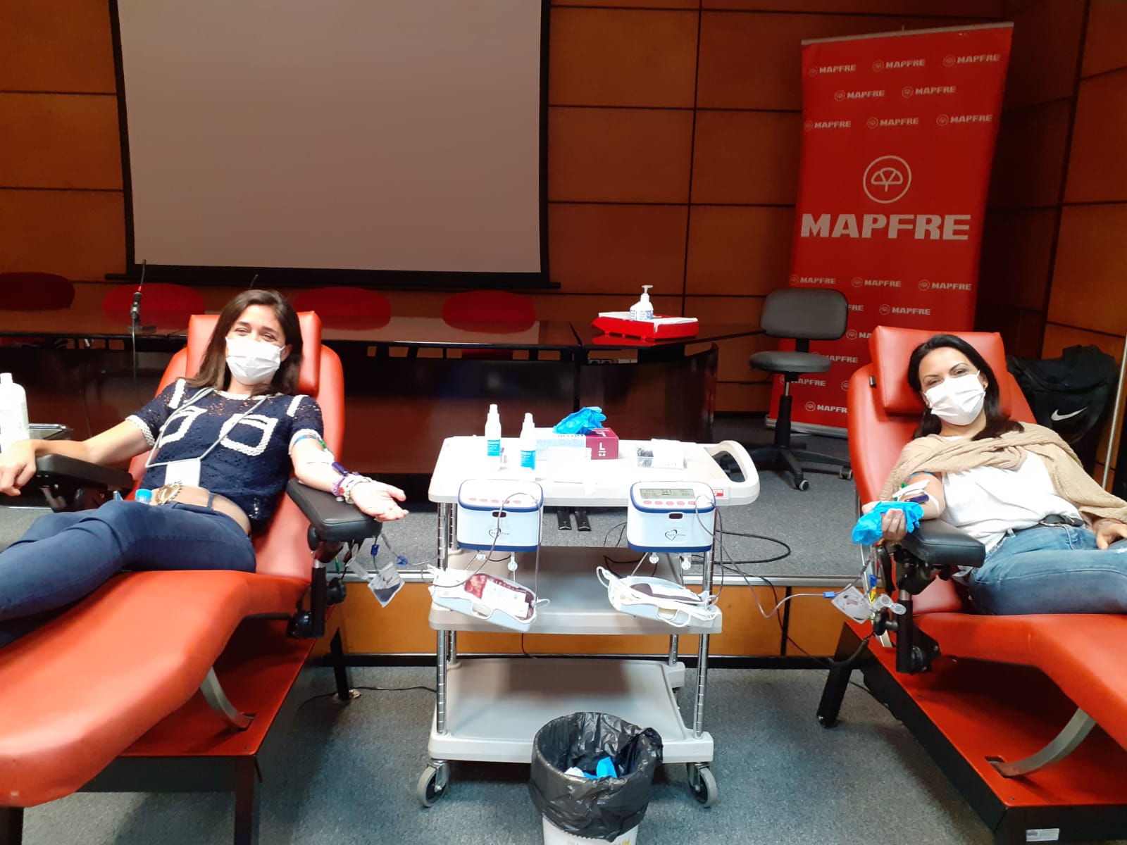 El ICHH promociona la donación de sangre entre la plantilla de MAPFRE Las Palmas