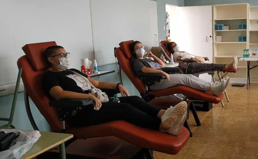 El ICHH celebra una campaña de donación de sangre en la Escuela Oficial de Idiomas de Arucas