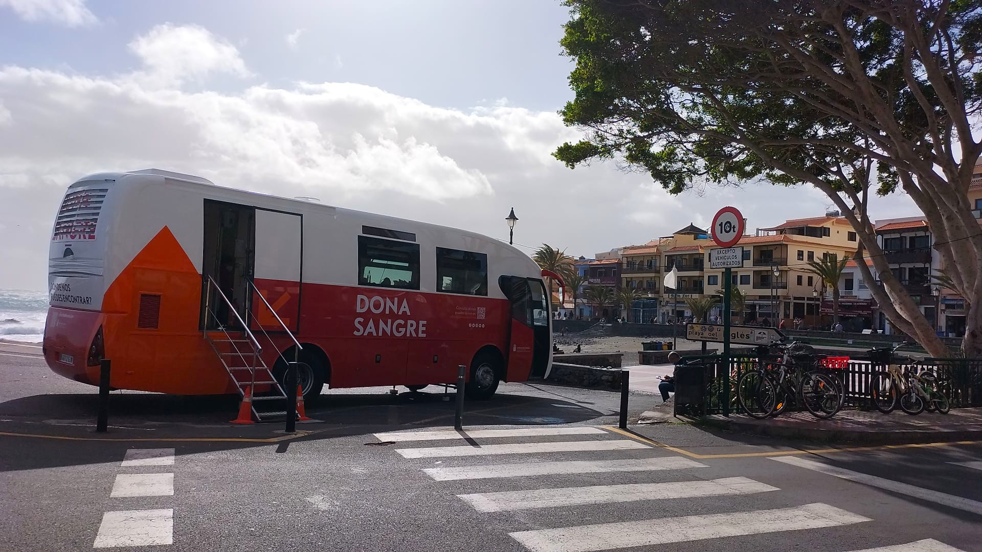 La unidad móvil del ICHH visita La Gomera
