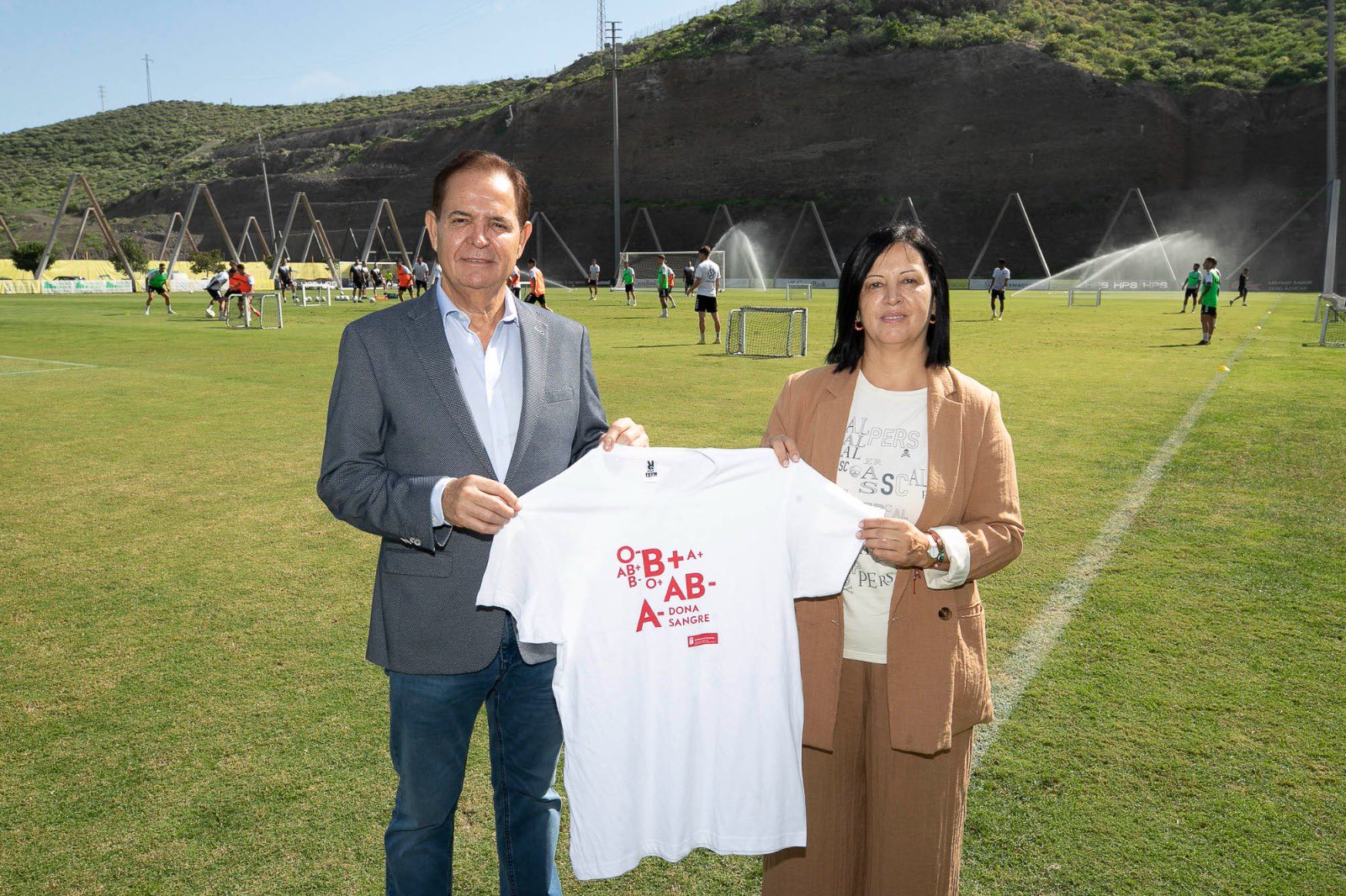 El ICHH y la UD Las Palmas obsequian a los donantes con entradas para los partidos en el estadio de Gran Canaria