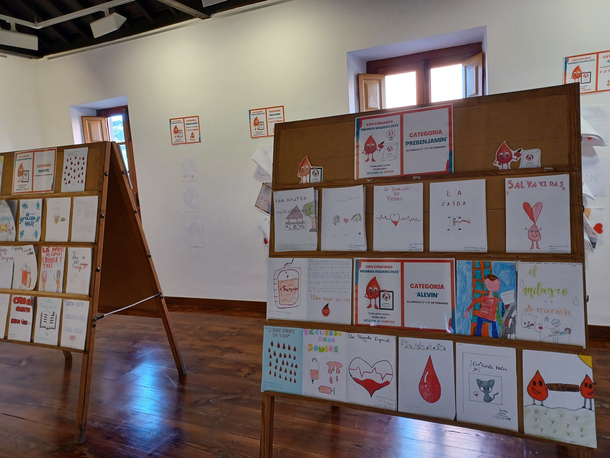 El ICHH y el Ayuntamiento de la Vega de San Mateo exponen los trabajos de los Premios Veguero 2023 dedicados a la donación de sangre