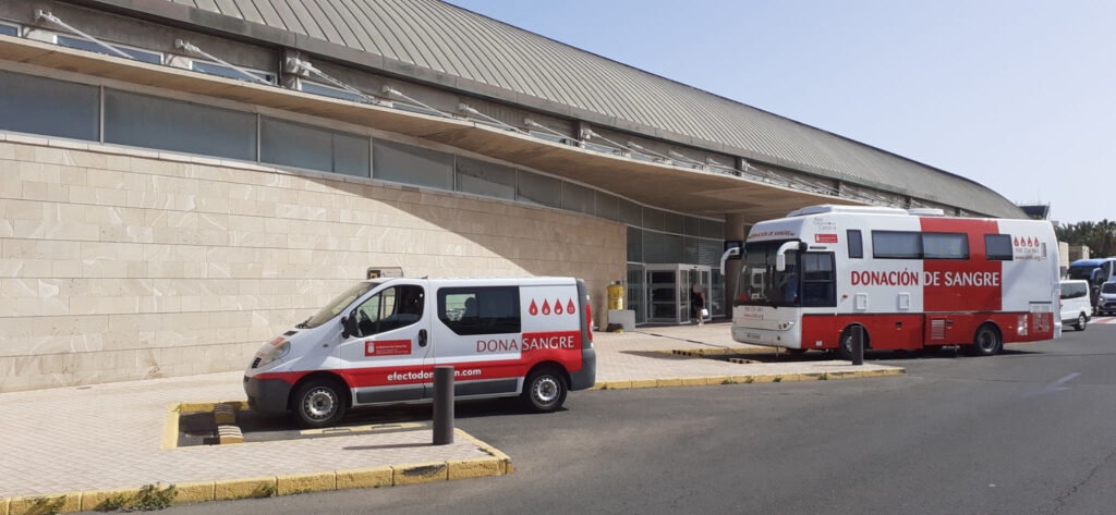 El ICHH realiza una campaña de donación en el Aeropuerto de Fuerteventura