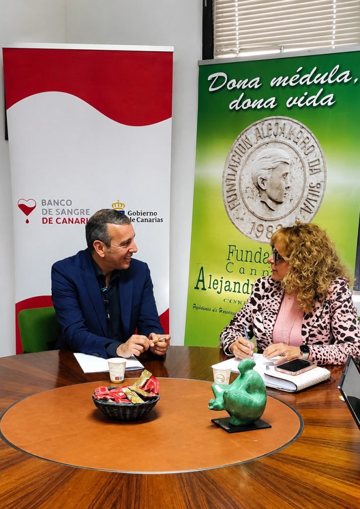 Instante de la firma dell Acuerdo de Colaboración entre la DGHH y la Fundación Alejandro Da Silva contra la Leucemia