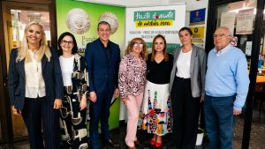 Foto de familia del acto de firma del acuerdo entre DGHH y Alejandro Da Silva
