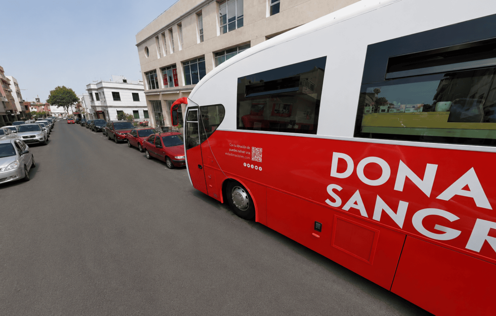 Unidad móvil de donación de sangre en Tacoronte