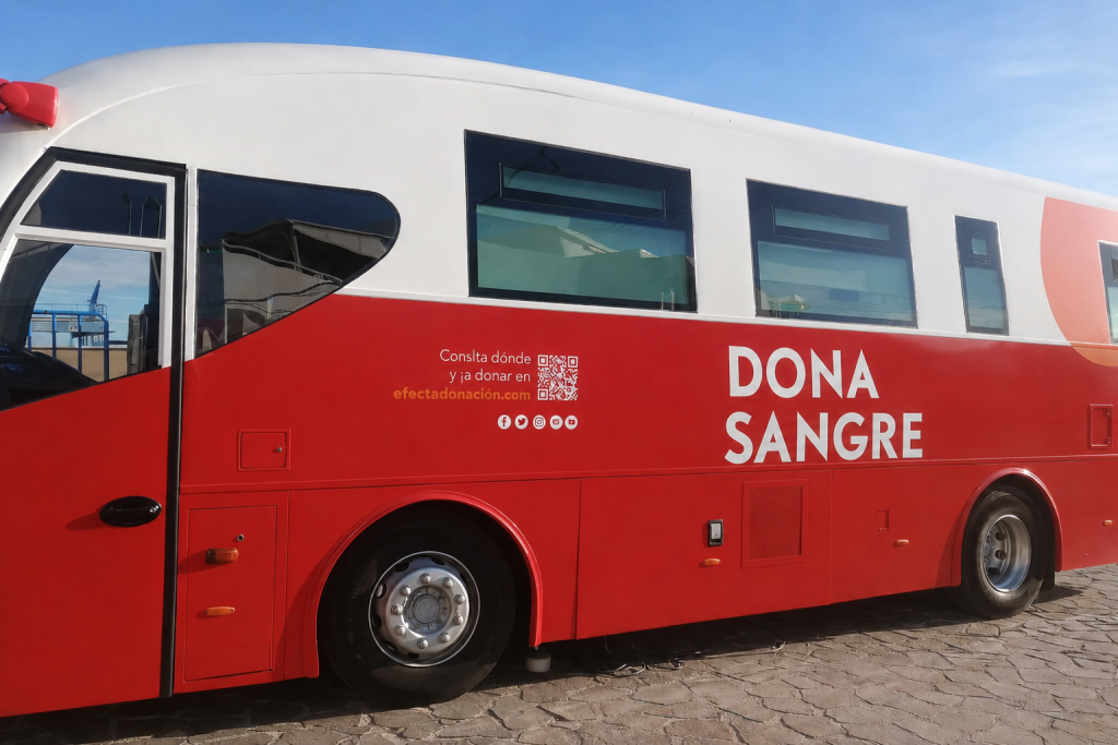 Unidad móvil de donación de sangre en La Laguna