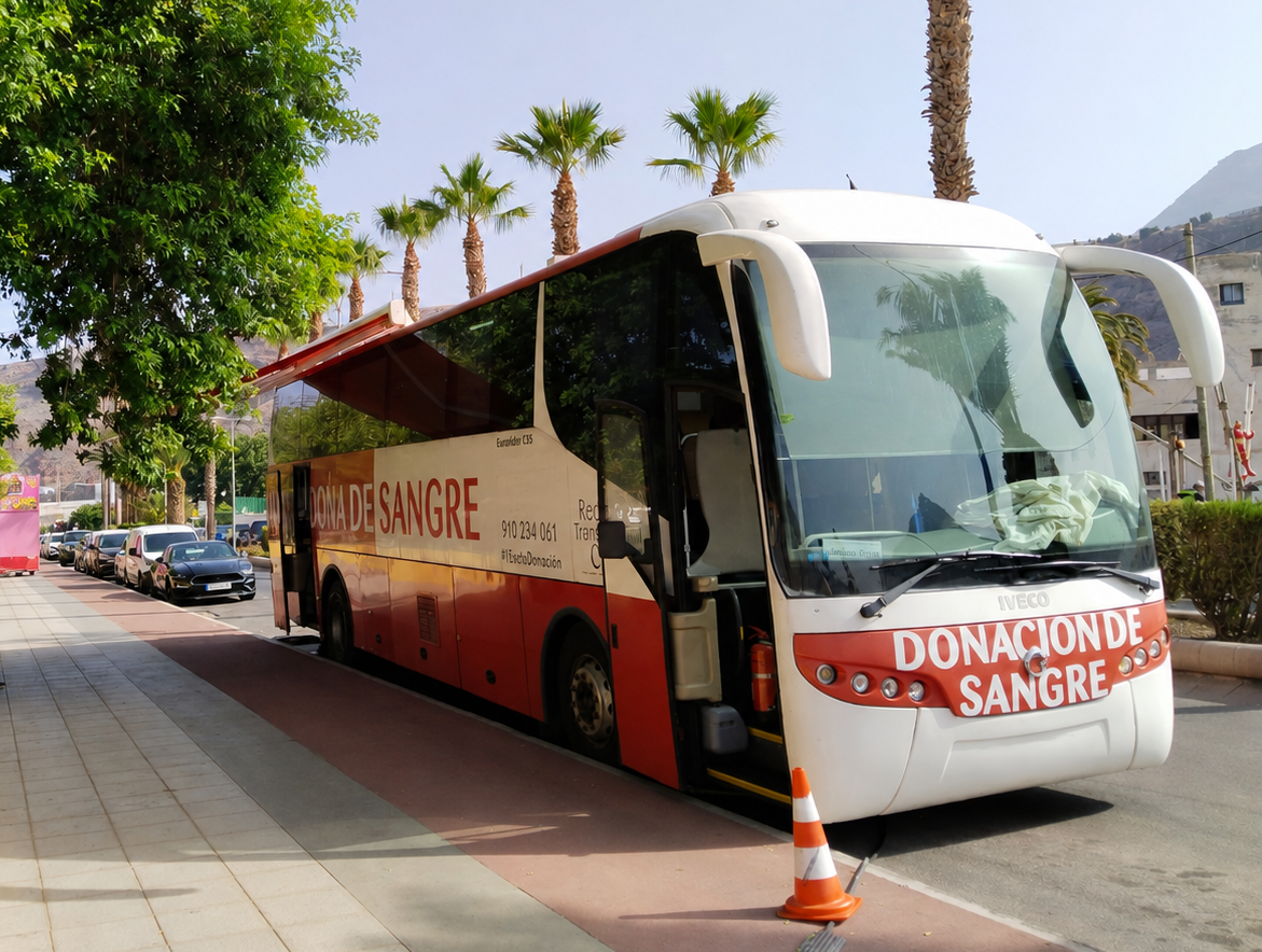 Unidad móvil de donación de sangre en La Aldea