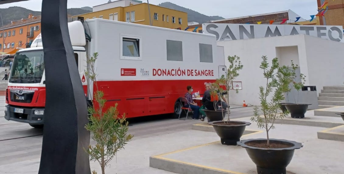Unidad móvil de donación de sangre en San Mateo